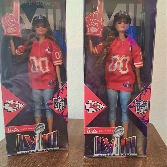 Barbie NFL Super Bowl 2024 Champion Doll Set Of 2 - Picture 3 of 7